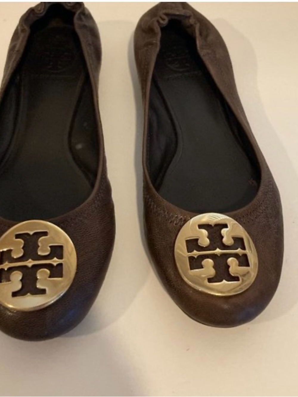 Tory Burch Brown Dark Leather Reva Ballet Flats with Gold Logo-8.5 - Picture 4 of 5